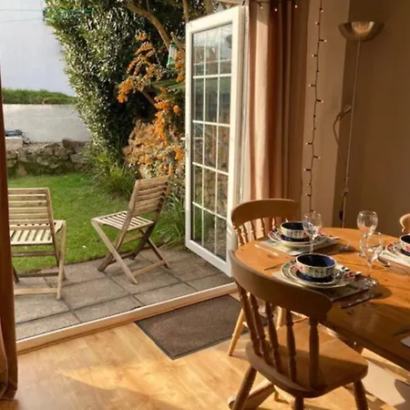 ** Beautiful Scenery - Cyclists & Walkers Dream ** Log Burner ** Peaceful Hamlet ** Redruth